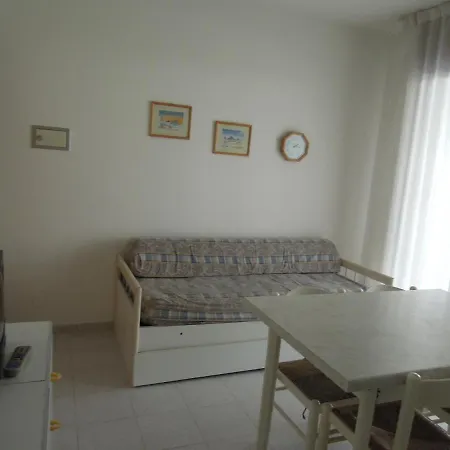 Great Flat Close To The With Garden Апартаменти Бібіоне