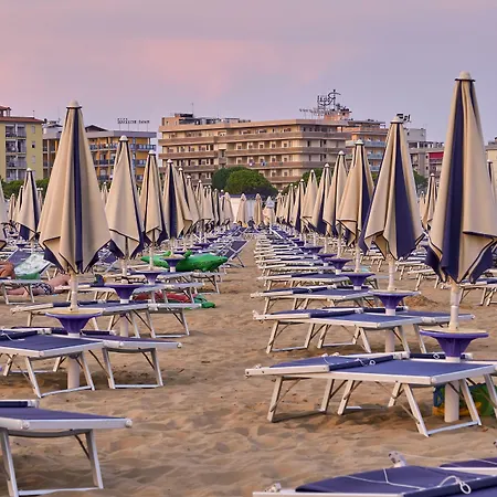 Great Flat Close To The With Parking Μπιμπιόνε