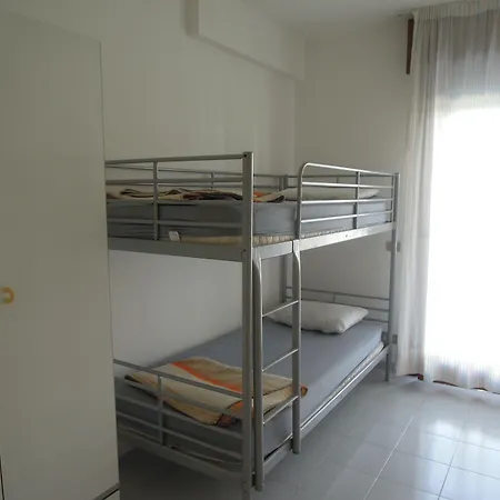 Great Flat Close To The With Parking Διαμέρισμα Μπιμπιόνε
