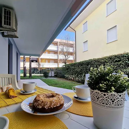 Great Flat Close To The With Parking Appartamento