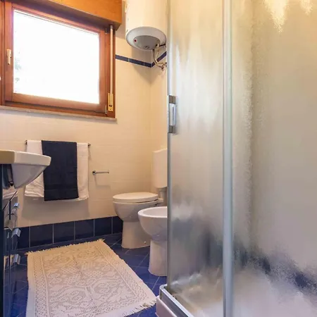 Great Flat Close To The With Garden