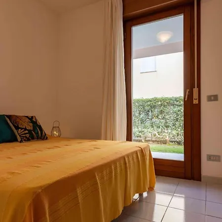 Great Flat Close To The With Garden Lejlighed Bibione