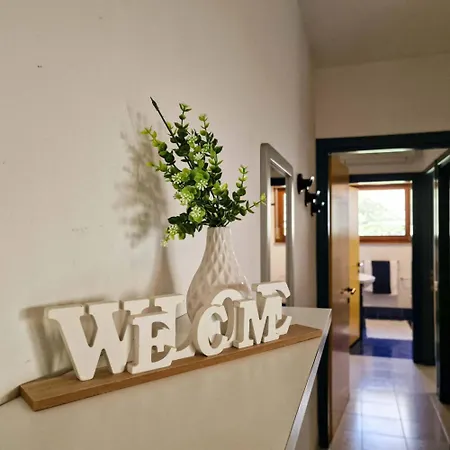 Great Flat Close To The With Parking Μπιμπιόνε