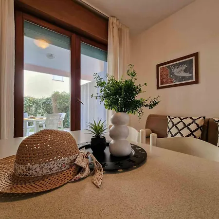 Διαμέρισμα Great Flat Close To The With Parking