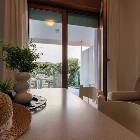 Great Flat Close To The With Parking *