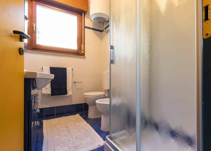 Great Flat Close To The With Garden