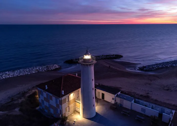 Great Flat Close To The With Garden *